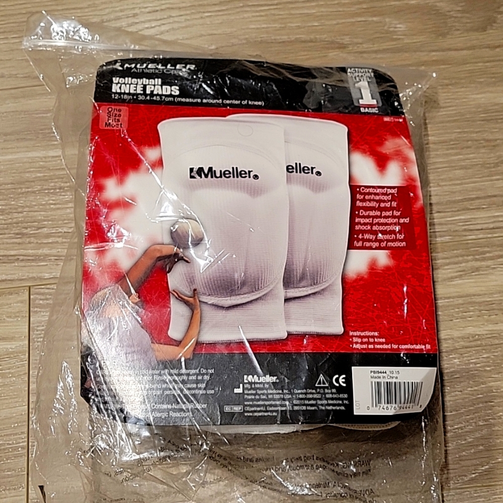 MUELLER Volleyball Knee Heavy Cushion Pads